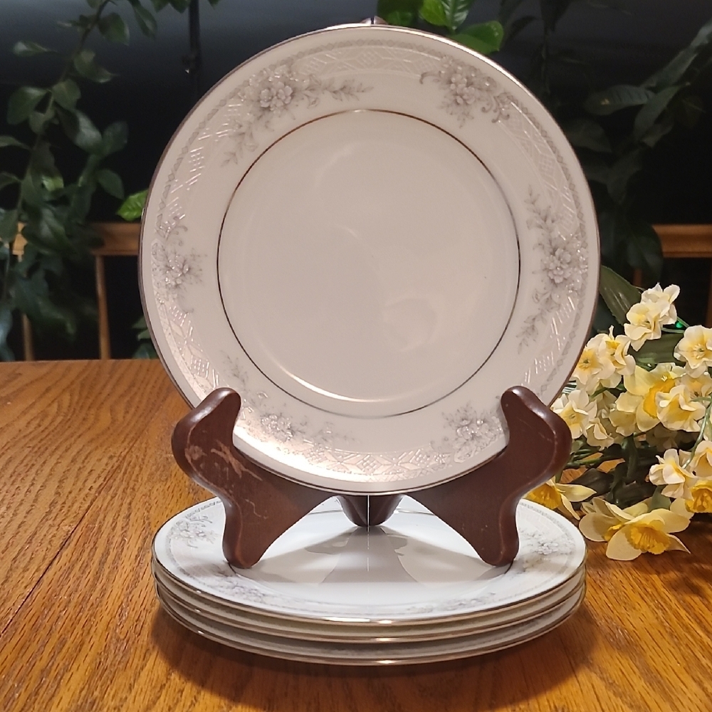 Noritake NWT Sweet Leilani Bread Plates - Set Of 4